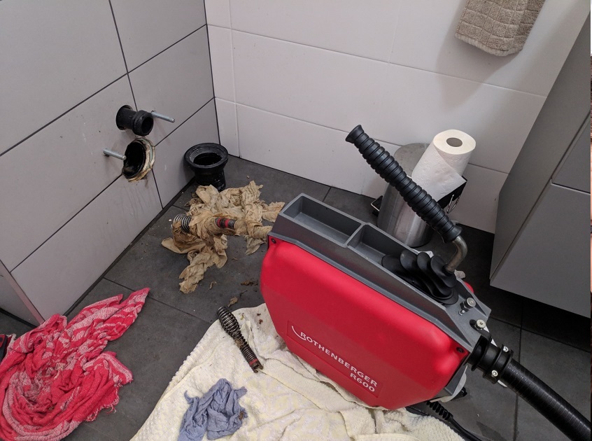 plumber vs leaking faucet - CHINATOWN W1