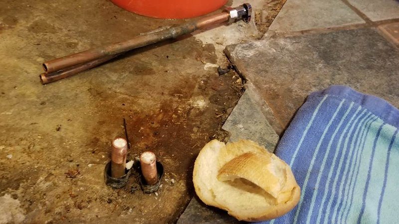 Bu küçük, ikiz 90 derece bağlantıda 7 lehim bağlantısı var!